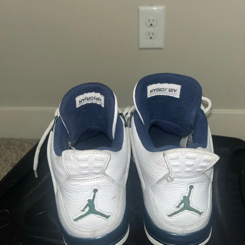 Jordan Men’s White & Navy Basketball Sneakers with Light Blue Jumpman